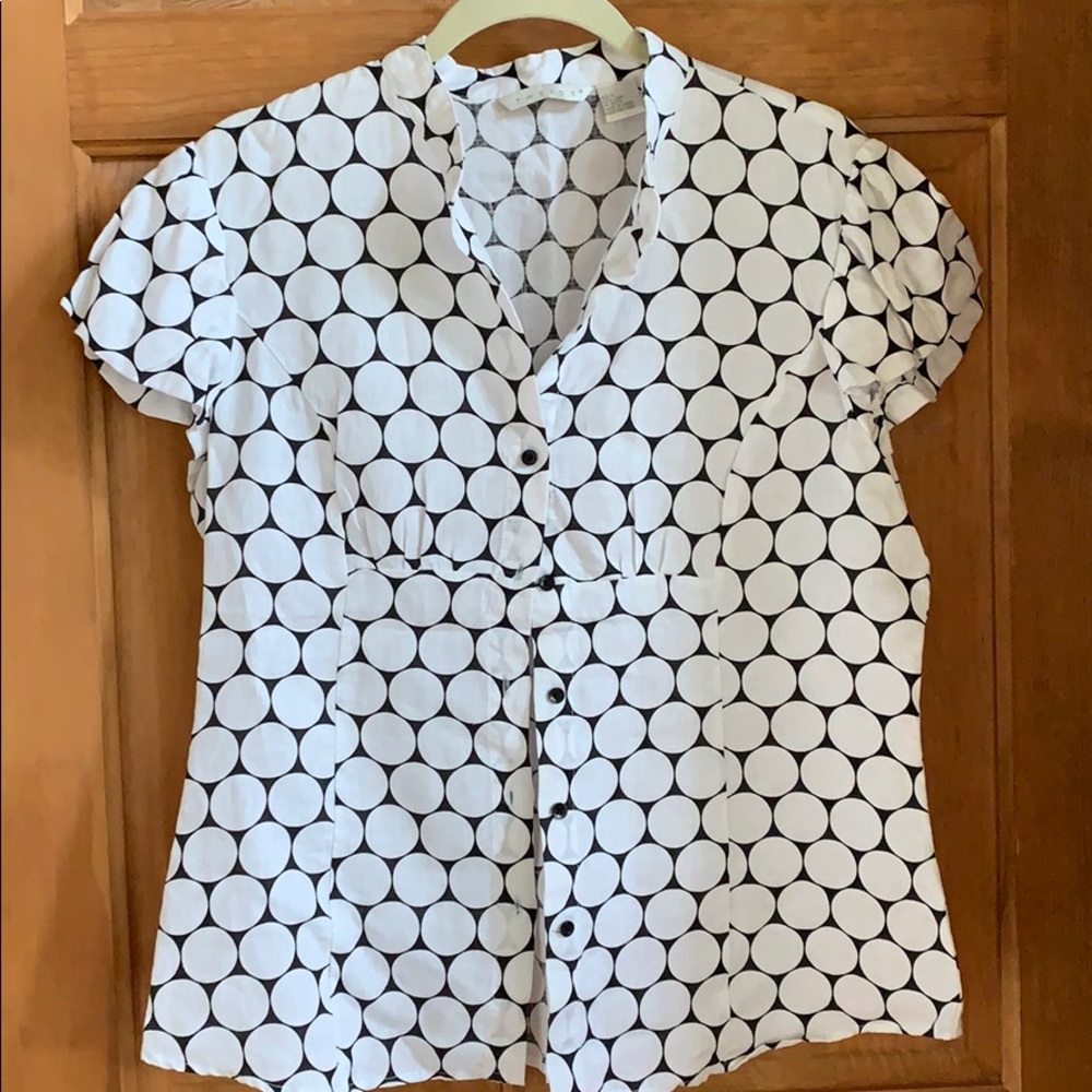 Adorable 100% linen short sleeve blouse